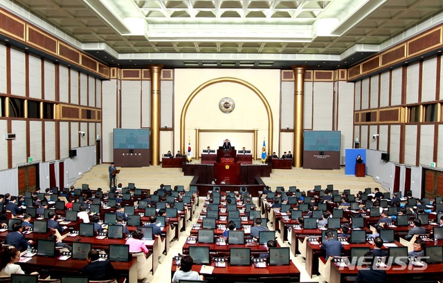 【수원=뉴시스】 박다예 기자 = 경기도의회 제335회 임시회 제1차 본회의. 2019.05.14 (사진 = 경기도의회 제공)photo@newsis.com