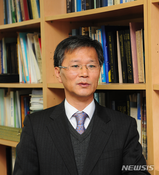 【서울=뉴시스】건국대 김진회 교수. 