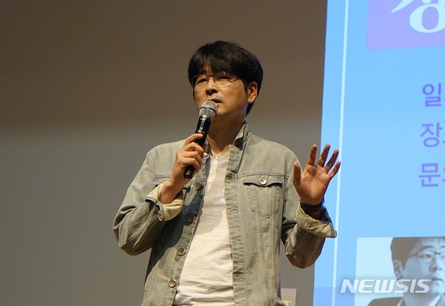 【제주=뉴시스】배상철 기자 = 탁현민 대통령 행사기획 자문위원의 모습. 2019.05.15. bsc@newsis.com