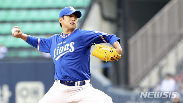 【서울=뉴시스】최진석 기자 = 프로야구 전 삼성 라이온즈 투수 윤성환. 2019.05.15.myjs@newsis.com