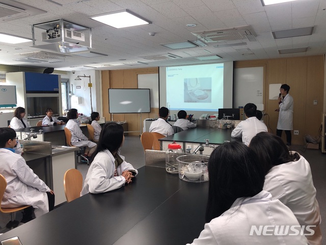 【서울=뉴시스】서울시 최초의 청소년과학관인 '서울시립과학관' 개관 2년 동안 43만5424명이 다녀갔다. 개관 2주년을 맞이해 '제3회 사이언스 페스티벌'이 열린다. 지난해 사이언스 페스티벌 모습. 2019.05.17. (사진=서울시 제공)
