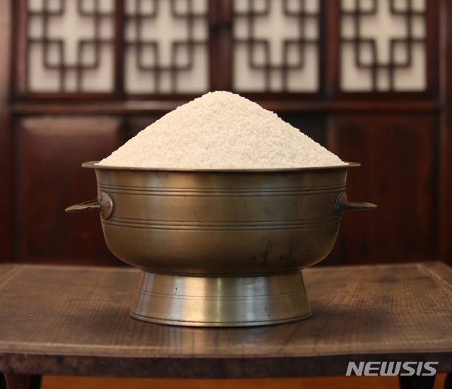 【서울=뉴시스】이 시대 공예 수집가들의 이야기 〈공예+컬렉션: 아름답거나+쓸모 있거나〉