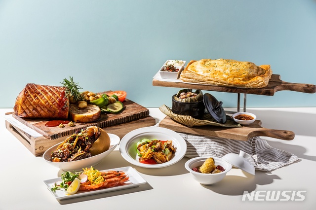 【서울=뉴시스】노보텔 앰배서더 서울 동대문 '푸드 익스체인지' 뷔페 메뉴
