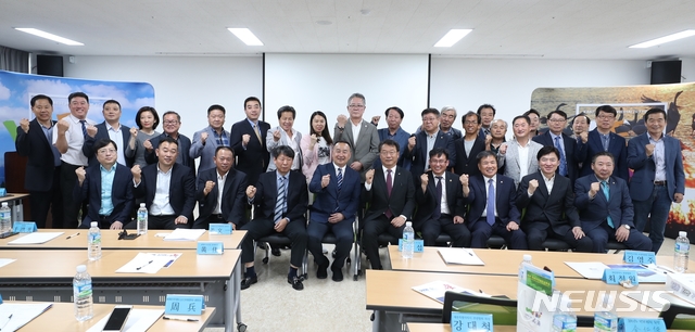 【청주=뉴시스】강신욱 기자 = 충북 청주시는 22일 청주를 방문한 중국 산둥성 웨이하이시 대표단과 관광 교류를 했다.2019.05.22. (사진=청주시 제공) photo@newsis.com