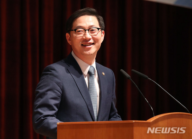 [서울=뉴시스]김진아 기자 = 천해성 당시 통일부 차관이 2019년 5월 23일 서울 종로구 정부서울청사에서 열린 제24대 통일부 차관 이임식에서 이임사를 하고 있다. 2025.07.10. bluesoda@newsis.com