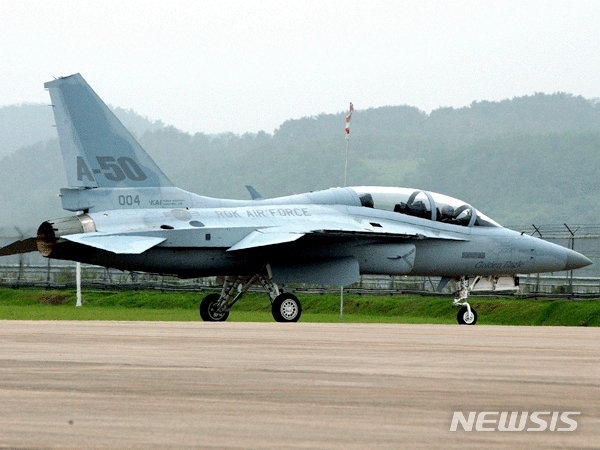 【서울=뉴시스】 전술입문용 훈련기 TA-50. (뉴시스DB)