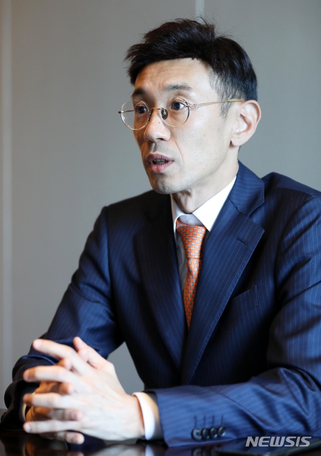 【서울=뉴시스】 고범준 기자 = 의료용 혈액 냉장고·냉동고 전문기업 GMS 윤정권 부사장이 23일 오후 서울 중구 더 플라자호텔에서 뉴시스와 인터뷰를 하고 있다. 2019.05.26. bjko@newsis.com