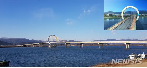 【서울=뉴시스】세계 최초 UHPC 도로 사장교인 춘천대교 전경