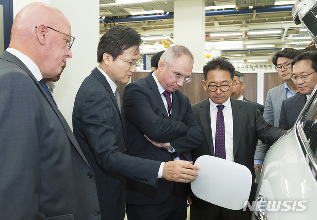 [해외 신시장 개척]르노삼성차, 르노테크놀로지코리아 통해 신규 시장 개척에 박차 