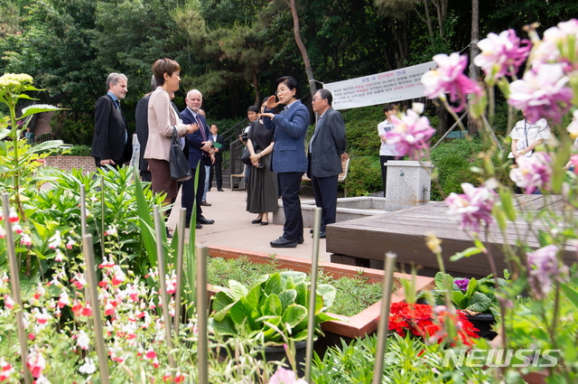 【서울=뉴시스】 프랑스 국토평등위원회 대표단 방문. 2019.05.28. (사진=은평구 제공)