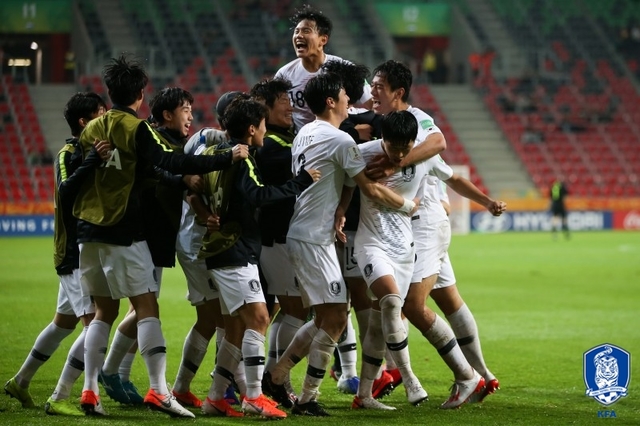 【서울=뉴시스】환호하는 태극전사들.(사진=대한축구협회 제공)
