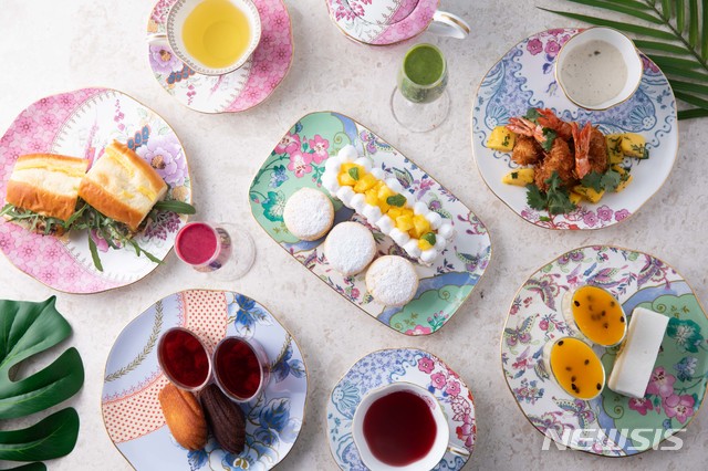 【서울=뉴시스】반얀트리 서울 '그라넘 다이닝 라운지'의 '애프터눈 퀄리티 타임 - 트로피컬 에디션'