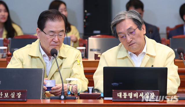 [서울=뉴시스]정의용 국가안보실장과 노영민 대통령 비서실장의 과거 모습. (사진=뉴시스DB). 2019.05.29. 