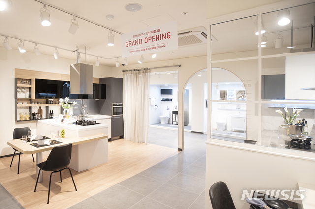 【서울=뉴시스】5일 오픈한 '한샘리하우스 대형쇼룸 안양점' 매장 전경. 2019.06.05 (제공=한샘) photo@newsis.com