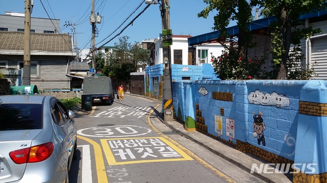 【서울=뉴시스】서울시 영등포구 소재 안심귀갓길(사진=스마트 서울경찰 블로그)