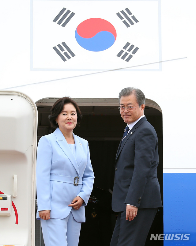 文대통령, 북유럽 마지막 순방국 스웨덴 향해 출국