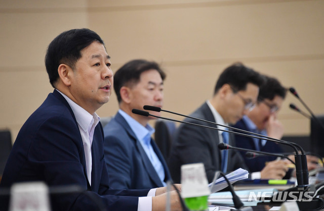 【세종=뉴시스】구윤철 기획재정부 2차관이 10일 오후 정부세종청사에서 열린 '2019년 제2차 지출구조개혁단 회의'에 참석, 모두발언을 하고 있다. 2019.06.10. (사진 = 기혹재정부 제공) photo@newsis.com