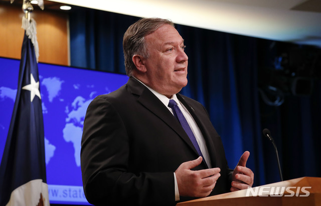 【워싱턴=AP/뉴시스】마이크 폼페이오 미 국무장관이 10일(현지시간) 워싱턴 국무부 청사에서 브리핑을 하고 있다. 2019.06.11.