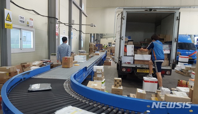 [르포]"자동화로 세상 바뀌었어요" 택배기사 업무강도↓ 수입 ↑