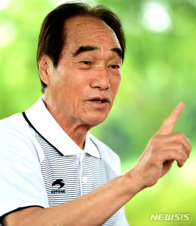 전원 공격, 전원 수비의 올라운드 플레이로 조직력을 갖추며 경기를 이끌어 나간다면 충분히 우승할 수 있다고 말하는 박종환 감독. 2019. 06. 14 semail3778@naver.com 