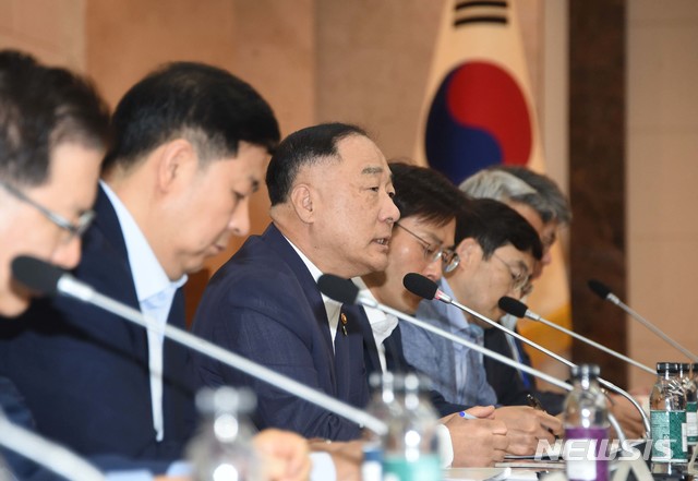 【서울=뉴시스】홍남기 부총리 겸 기획재정부 장관.