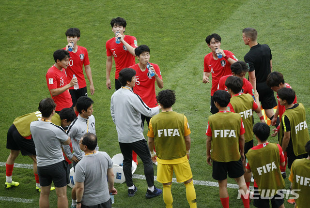 정정용 감독 "우리 선수들, 한단계 두단계 더 발전할 것"