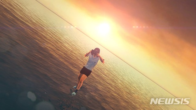 【서울=뉴시스】안성석, 나는 울면서 태어났지만, 많은 사람들은 기뻐했다, 2019, 비디오 설치, 단채널 영상, 컬러, 사운드(스테레오), 나무, 물, 점토, 열선, 조명, 12분, 국립현대미술관 제공