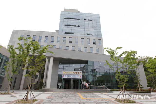 【진주=뉴시스】 경남 진주 경상대학교 항공우주산학협력관 전경.