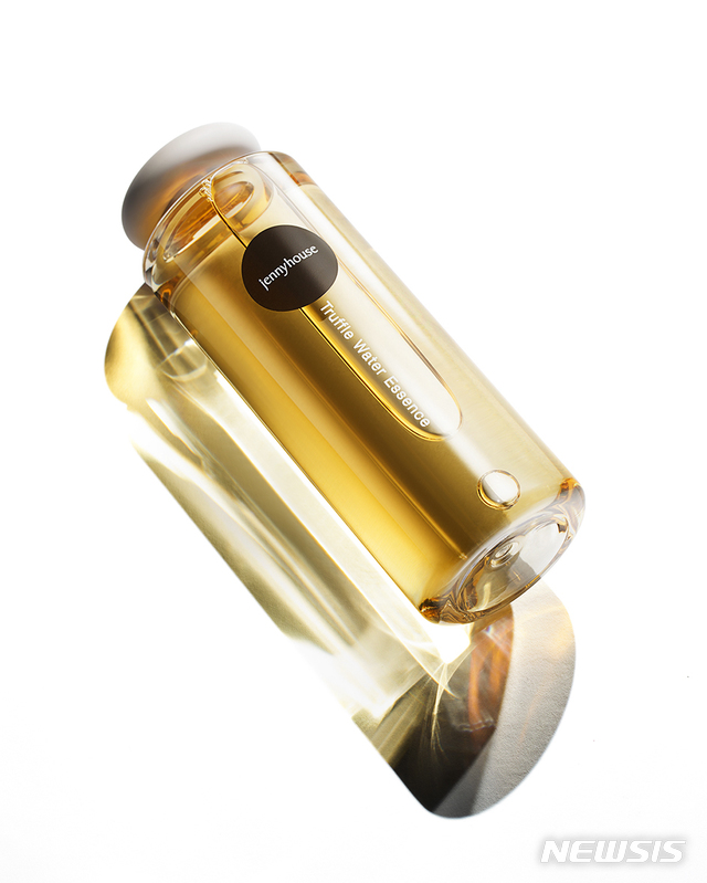 【서울=뉴시스】제니하우스 코스메틱 '트러플 워터 에센스'