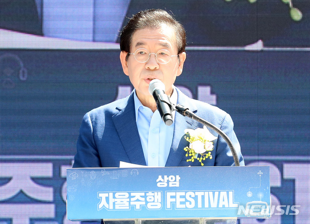 【서울=뉴시스】이영환 기자 = 박원순 서울시장이 22일 오전 서울 마포구 상암동에서 열린 상암 자율주행 페스티벌에서 인사말을 하고 있다. 2019.06.22.&nbsp; 20hwan@newsis.com