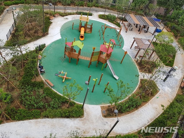 【서울=뉴시스】 동작구 비둘기어린이공원 조성 후 사진. 2019.06.24. (사진=동작구 제공)