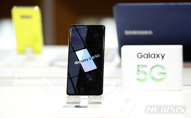 금융사들 "갤S10으로 결제 시 지문 대신 비밀번호 써달라"