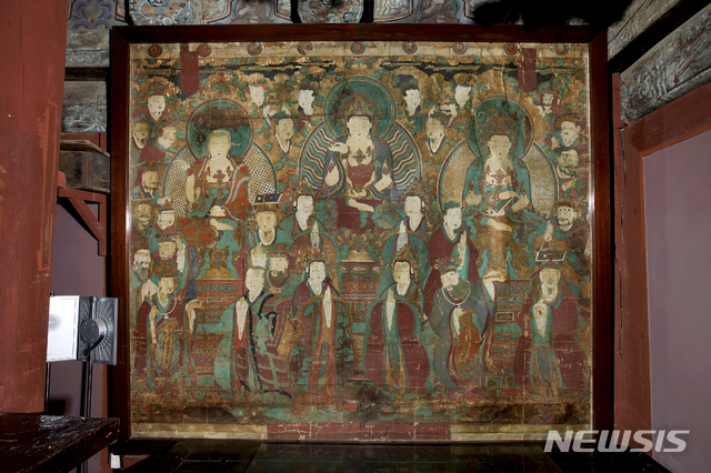 구미 대둔사 삼장보살도, 오른손에 약병 들고 있는 천장보살