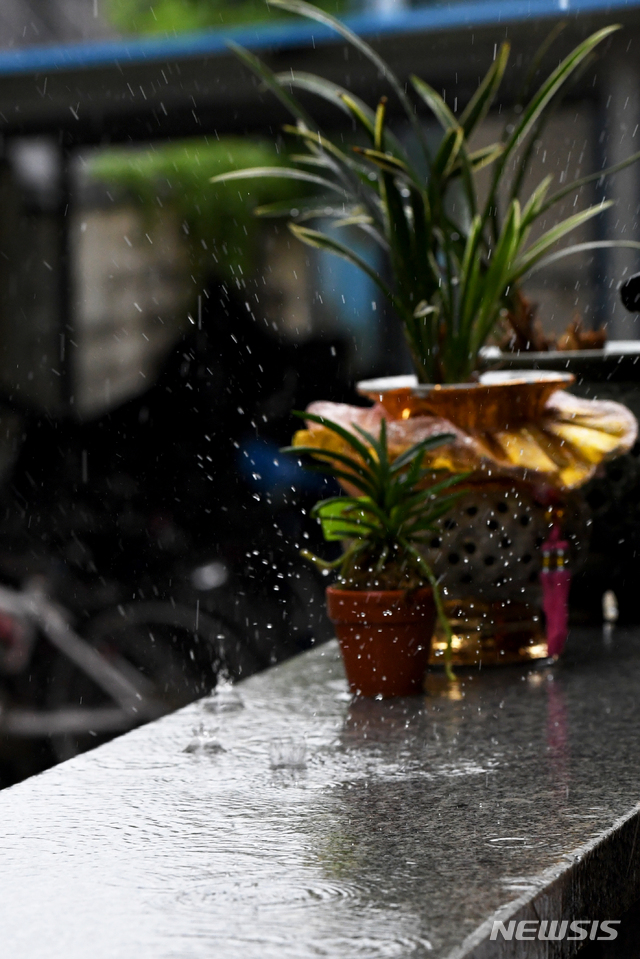 내일도 서울 등 33도…동해안·남부지방은 비