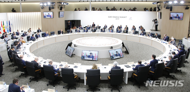 【오사카(일본)=뉴시스】박진희 기자 = 29일 오사카 국제컨벤션센터 인텍스 오사카에서 '불평등해소 및 포용적이고 지속가능한 세계 실현'를 주제로 G20 정상회의 세 번째 세션이 열리고 있다. 2019.06.29.&nbsp; pak7130@newsis.com