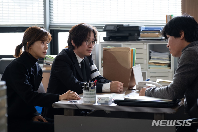 [리뷰]복잡하게 꼬았지만 시작~결말 모두 아쉬운 영화 '진범'