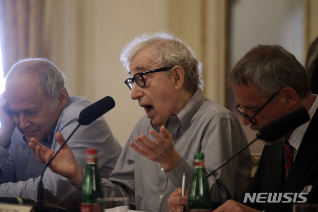 '엡스타인 파문' 영화계까지…"우디 앨런 딸 대입 도왔다"