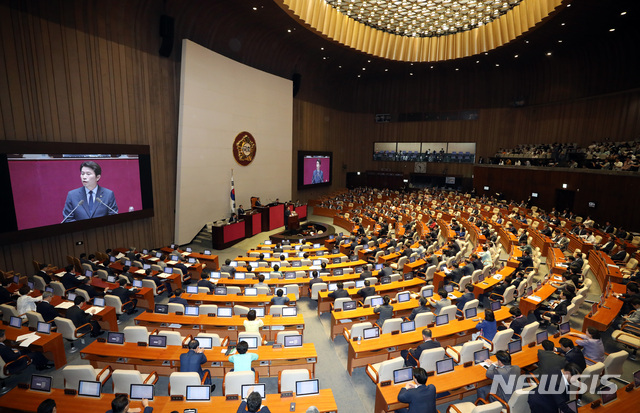 【서울=뉴시스】 박영태 기자 = 더불어민주당 이인영 원내대표가 3일 오전 서울 여의도 국회 본회의장에서 열린 제369회 국회(임시회) 제3차 본회의에서 교섭단체 대표연설을 하고 있다. 2019.07.03. since1999@newsis.com