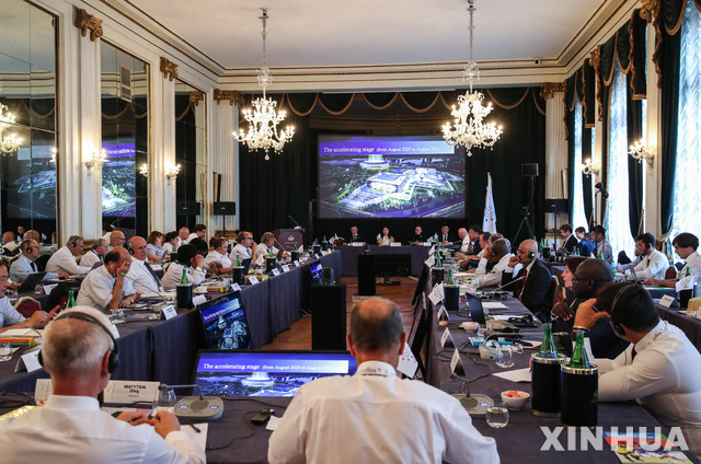 【 나폴리=신화/뉴시스】 2019년 하계 유니버시아드 대회 하루 전날인 2일 (현지시간) 대회 임원들이 2021년 대회 준비회의를 열고 있다.&nbsp; 