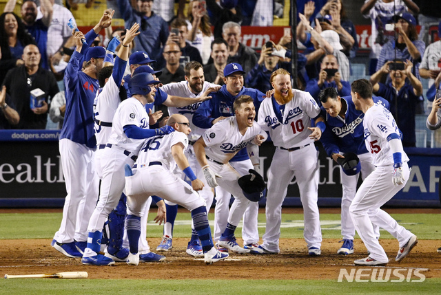 【로스앤젤레스(미국)=AP/뉴시스】 LA 다저스 선수단