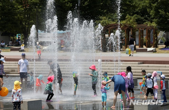 전북 9개 시군 폭염특보…한낮 33도 '불볕더위'