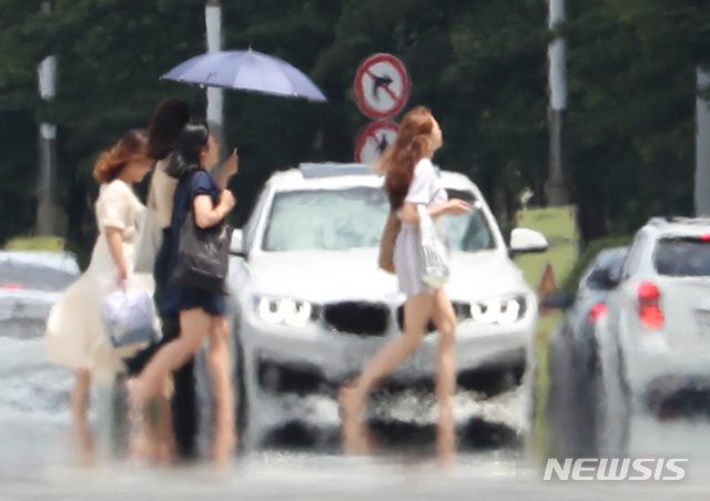 【서울=뉴시스】 아지랑이가 피어 오르고 있다. (사진=뉴시스 DB)