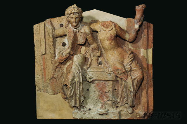 디오니소스와 아리아드네가 묘사된 장식판, 기원전 3세기