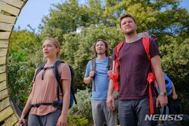 플로렌스 퓨, 잭 레이너(오른쪽)