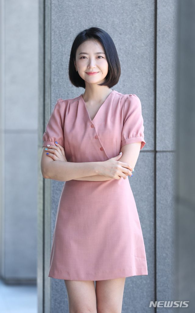 【서울=뉴시스】조수정 기자 = MBC 수목드라마 '봄밤' 배우 임성언이 9일 오전 서울 충무로 뉴시스 본사에서 종방인터뷰에 앞서 포즈를 취하고 있다. 2019.07.09. chocrystal@newsis.com