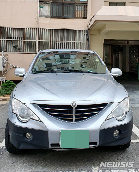 【광주=뉴시스】 신대희 기자 = 광주 북부경찰서는 9일 음주운전으로 면허가 취소된 상태에서 또 다시 술을 마시고 운전한 혐의(도로교통법 위반)로 윤모(53)씨를 구속하고, 윤씨의 차량을 압수했다고 밝혔다. 2019.07.09. (사진 = 광주경찰청 제공) sdhdream@newsis.com