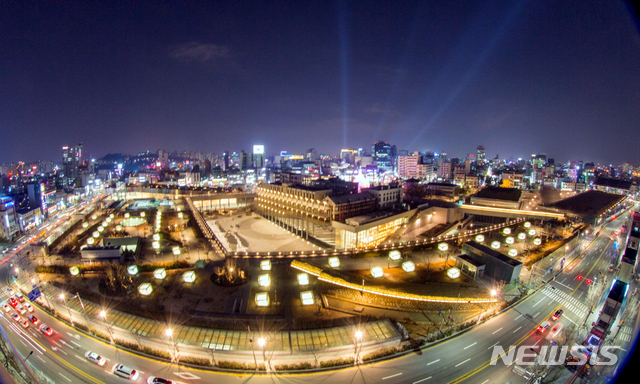 【광주=뉴시스】 광주세계수영대회 전야제가 열리는 국립아시아문화전당 야경. (사진=수영대회 조직위 제공)photo@newsis.com