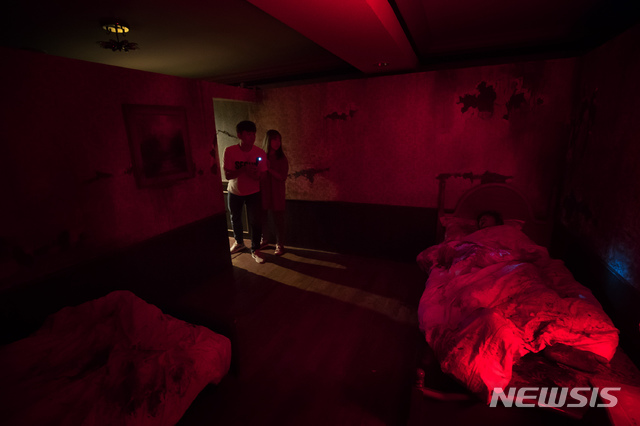 【서울=뉴시스】롯데월드 어드벤처 '미궁X저택' 