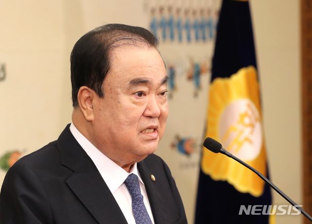 【서울=뉴시스】 전진환 기자 = 문희상 국회의장이 12일 오전 서울 여의도 국회 본청 317호실에서 취임 1주년 기자간담회를 하고 있다 2019.07.12. amin2@newsis.com