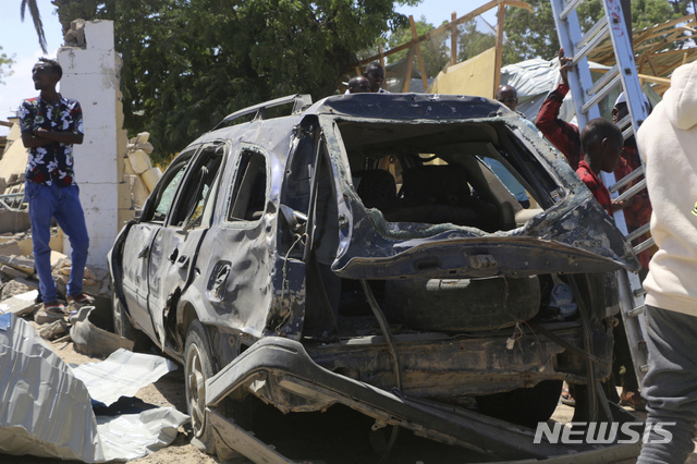 소말리아 테러로 숨진 캐나다언론인 날라예(43) 추모 이어져